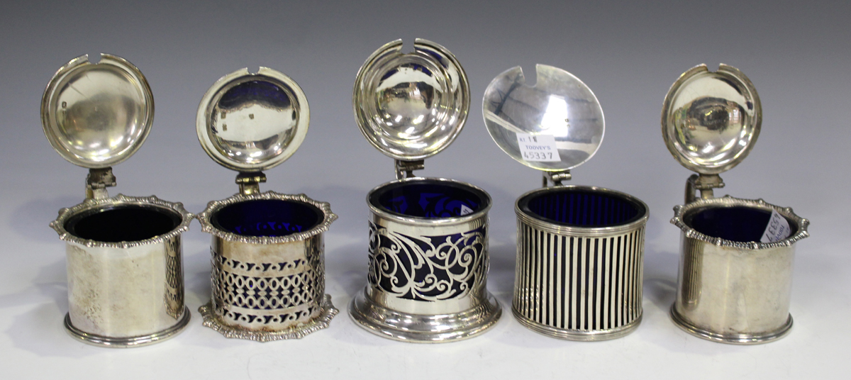 A pair of George V silver cylindrical mustards with hinged lids and blue glass liners, Sheffield - Image 2 of 3