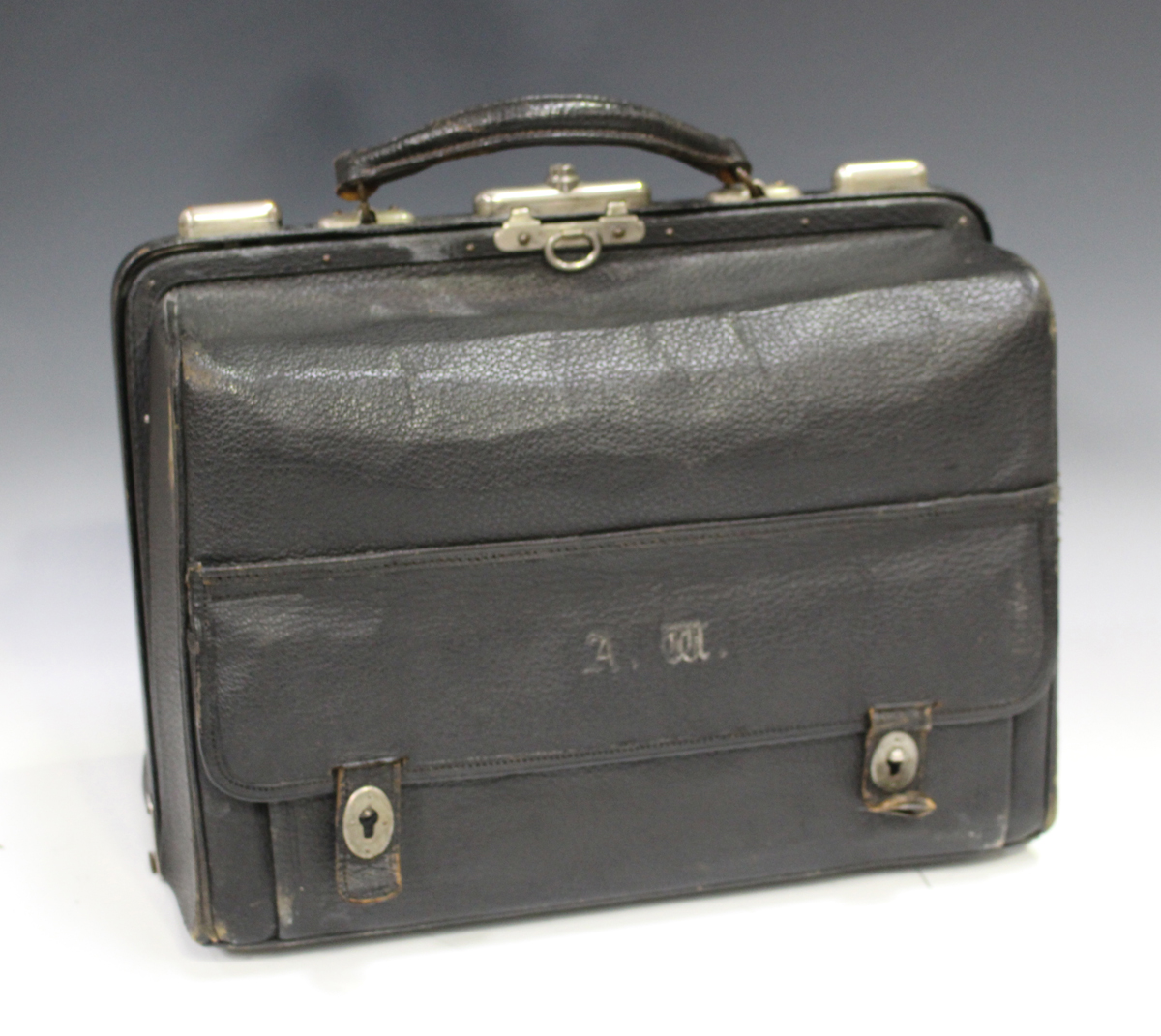 An Edwardian black leather Gladstone vanity bag, the interior fitted with five silver and cut - Image 2 of 5
