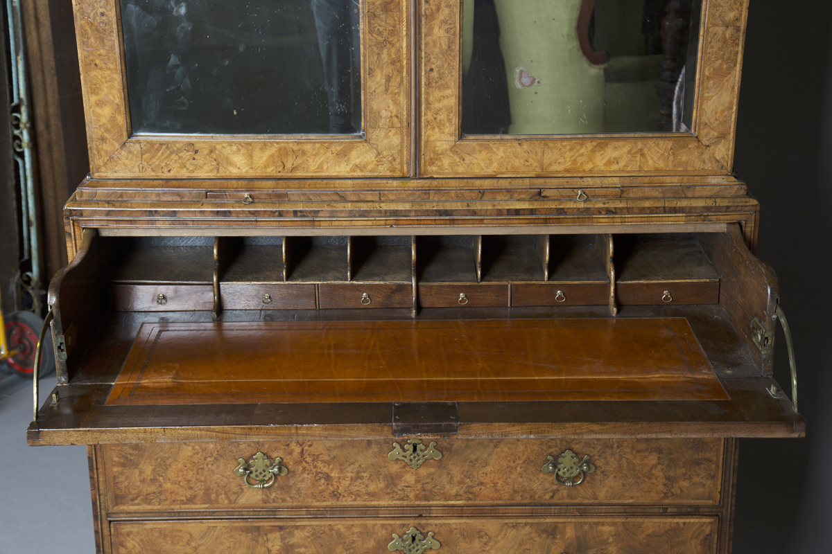 A George I walnut secrétaire cabinet, in the manner of William Old and John Ody, the cavetto moulded - Image 7 of 8