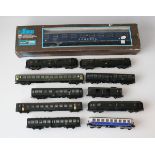 A small collection of Lima gauge HO railway items, including three electric locomotives, a diesel
