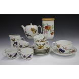 A group of Royal Worcester Evesham pattern tea and dinner wares, including dinner and dessert