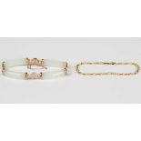 A 9ct gold chain link bracelet on a sprung hook shaped clasp, weight 1.9g, length 18.5cm, and an