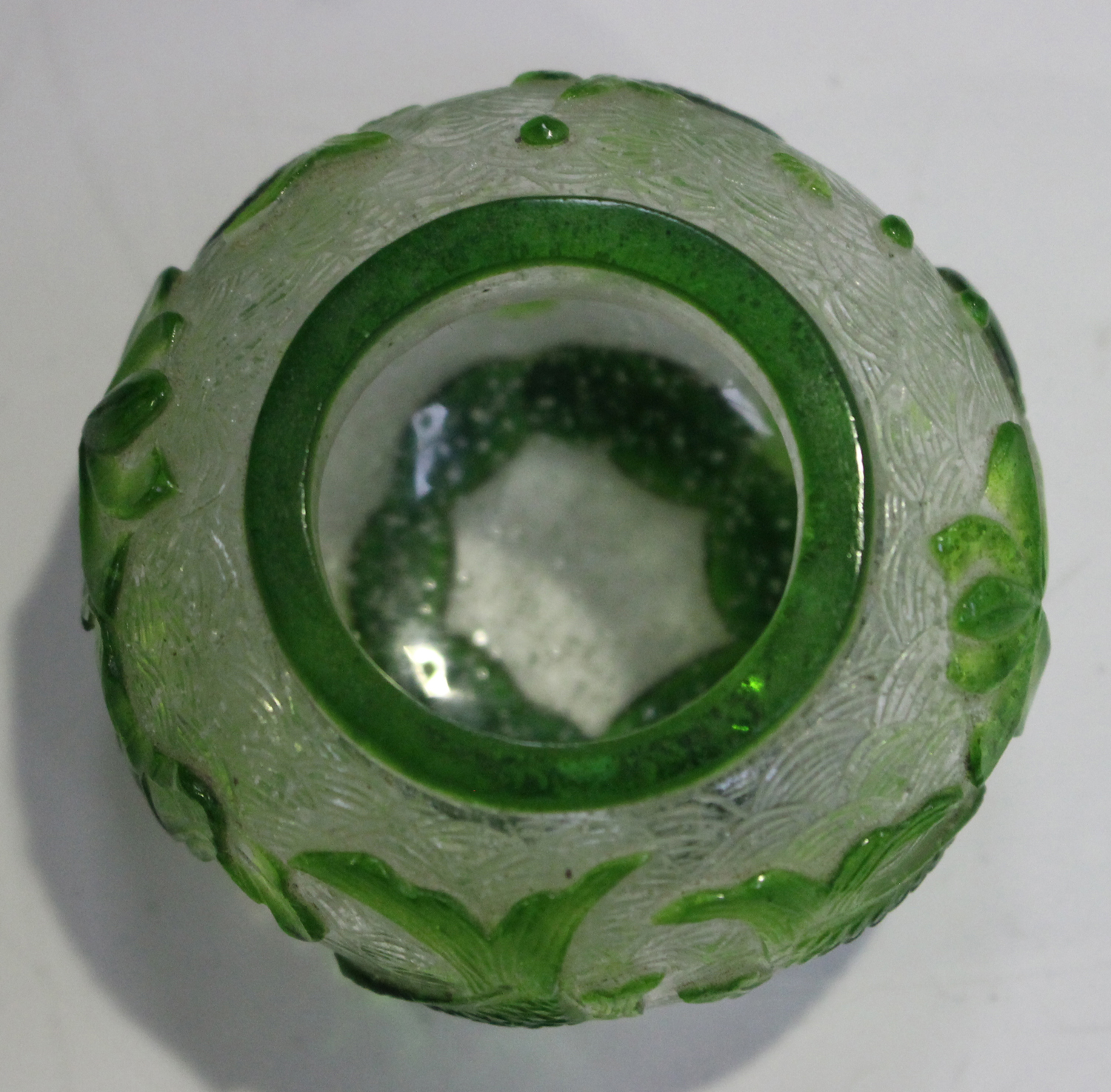 A Chinese agate snuff bottle, probably late Qing, of flattened ovoid form, carved in low relief with - Image 2 of 14