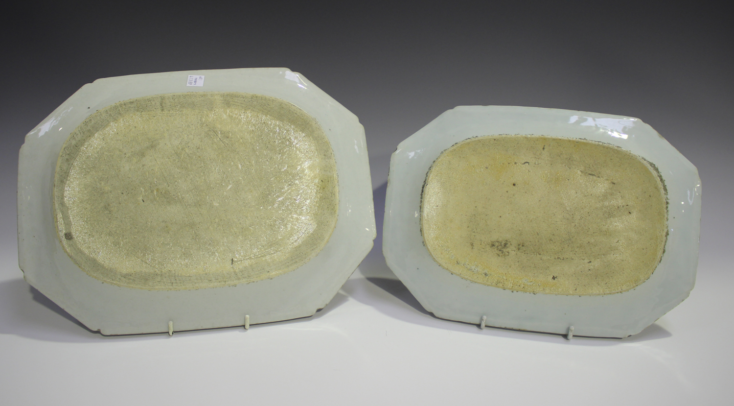 A graduated pair of Chinese blue and white export porcelain meat dishes, Qianlong period, each - Image 7 of 7