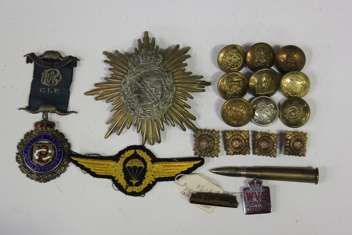 A collection of various militaria, including a pair of First World War period German cast metal - Image 2 of 3