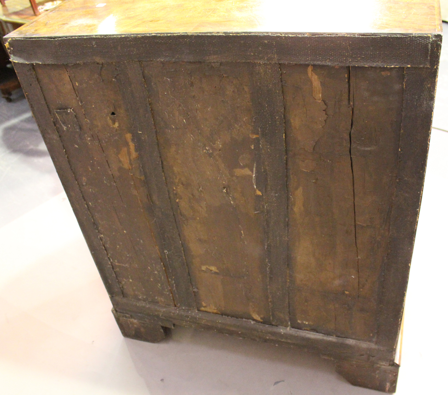 A George I walnut bureau with feather banded borders, the fall-flap enclosing a fitted interior, - Image 4 of 5