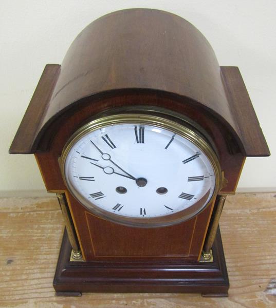 A late 19c French mantel clock in round topped mahogany case with inset brass columns to the front - Image 2 of 5