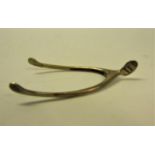 A pair of Edwardian silver wishbone tongs, makers mark for Asprey, London 1803, 8.5cm l.