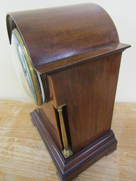 A late 19c French mantel clock in round topped mahogany case with inset brass columns to the front - Image 4 of 5