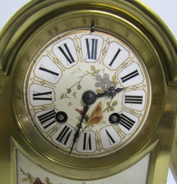 Late 19c French Garniture de Cheminée comprising a clock and two urns. The clock has a rectangular - Image 3 of 6