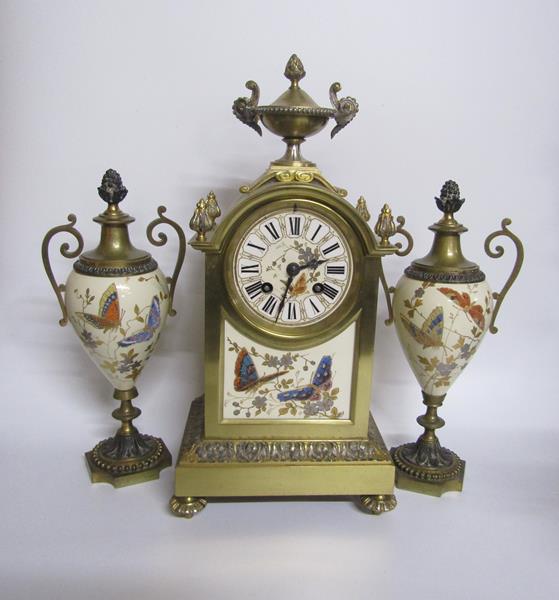 Late 19c French Garniture de Cheminée comprising a clock and two urns. The clock has a rectangular - Image 2 of 6