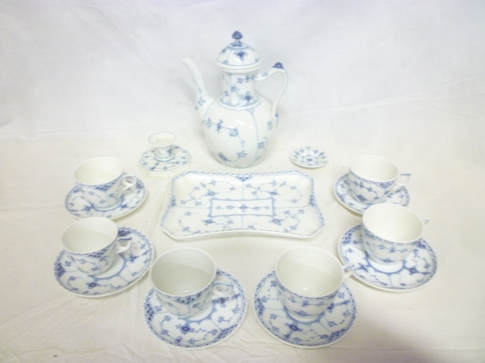 Royal Copenhagen china coffee pot & cover with blue & white decoration, 6 tea/coffee cups,