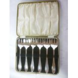 A set of 6 George VI silver cake forks,