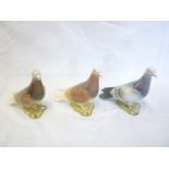 A pair of Beswick china figures of pigeons No.