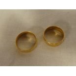 Two various 18ct gold wedding bands