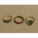 A 9ct gold dress ring set jade,