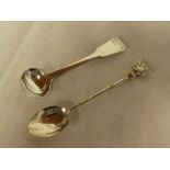 A William IV silver fiddle pattern salt spoon,