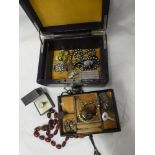 A jewellery box containing a quantity of various costume jewellery including moss agate brooch,