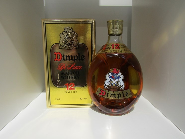 Dimple de Luxe 12 years Old Scotch Whisky,