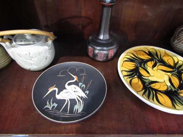 A collection of assorted studio pottery including Fishley Holland etc (11) - Image 5 of 5