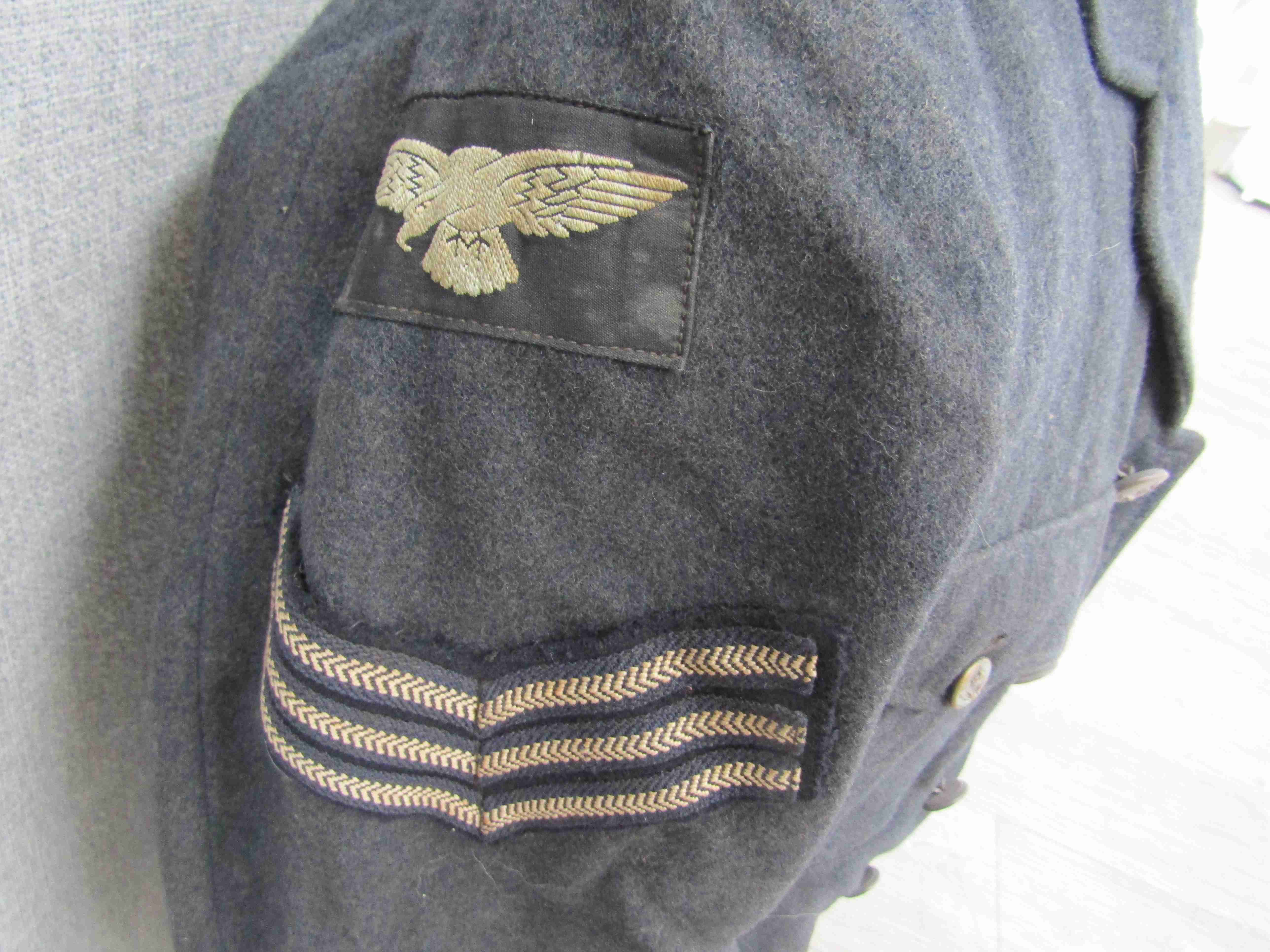 A WWII RAF Airman's service jacket with Sergeant's stripes, - Bild 5 aus 5