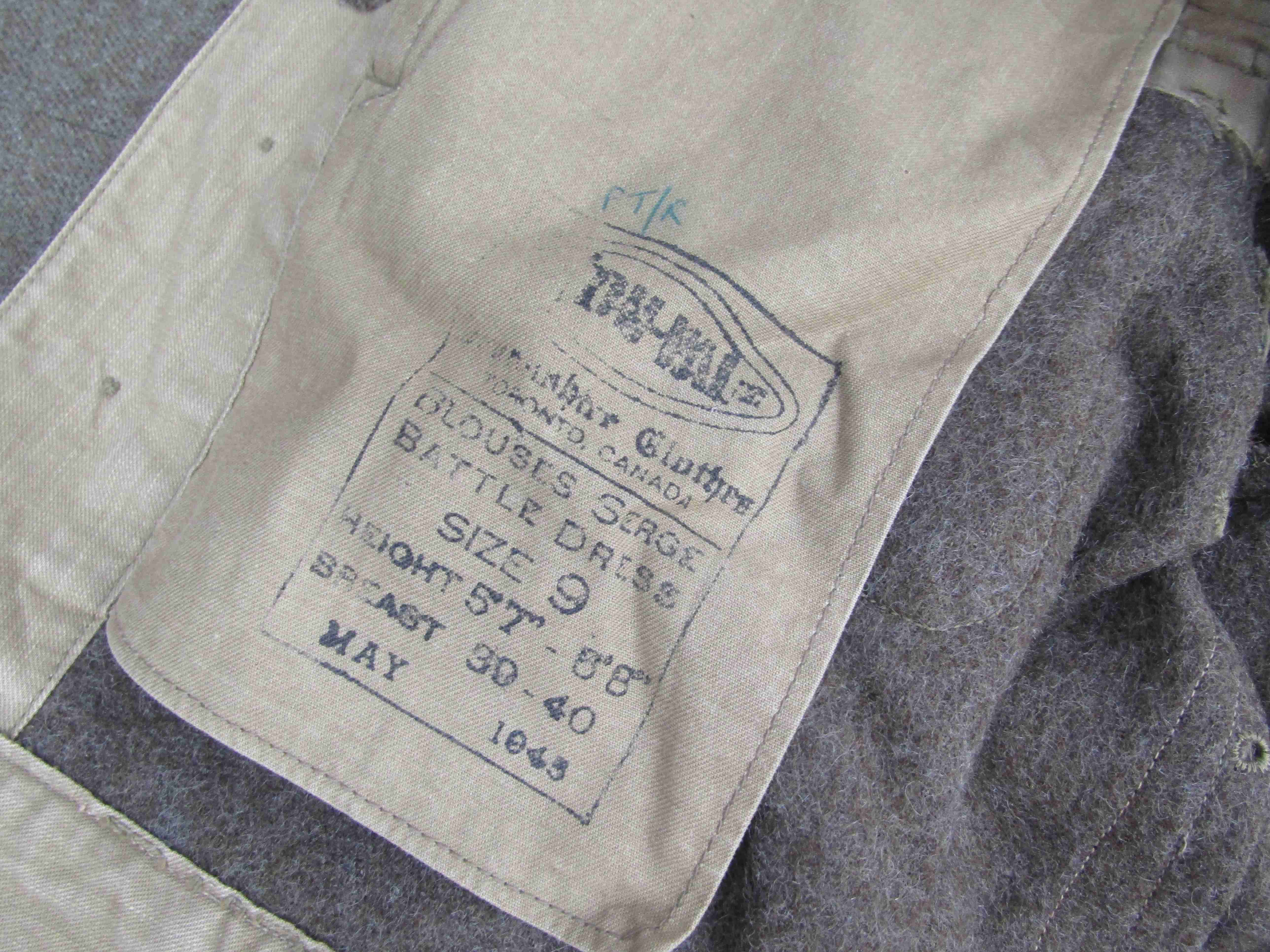 A WWII Canadian-made battledress blouse dated May 1945 together with a matching pair of battledress - Bild 2 aus 4