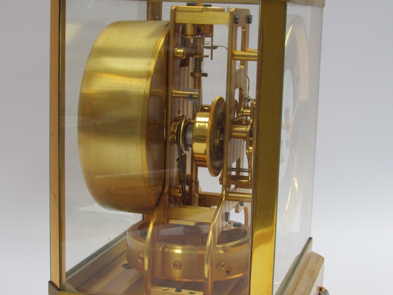 A Jaeger LeCoultre Atmos clock, no. 61654 (model 522), in gilt brass and glazed casing, patinated - Image 4 of 8