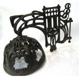 An Art Nouveau cast metal wall jardiniere,