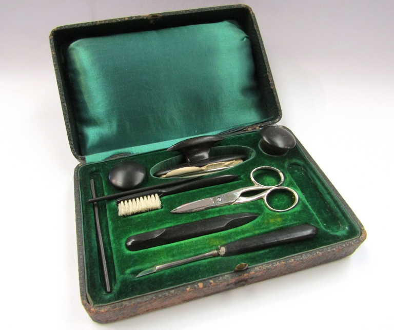 A 1920s cased manicure set - Image 2 of 2