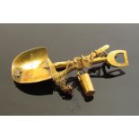 A South African yellow metal miners sweetheart brooch unmarked, 2.