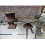 A small urn (14cm tall) and miniature bird bath (2)