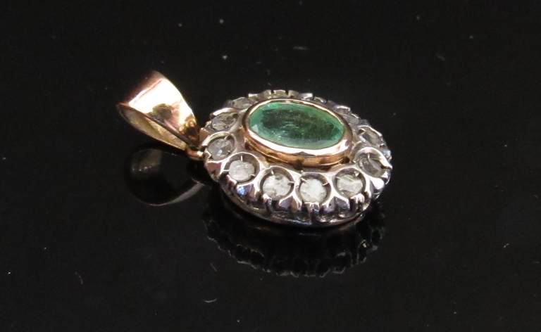An emerald and diamond pendant, 2cm drop, 2.