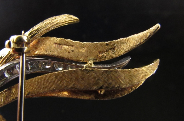 An 18ct two tone gold Kutchinsky brooch, each white gold frond set with brilliant cut diamonds, 3. - Image 4 of 4