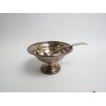 A Bryan & Co silver pedestal bowl, Birmingham 1945, 13cm diameter, dent to foot rim,