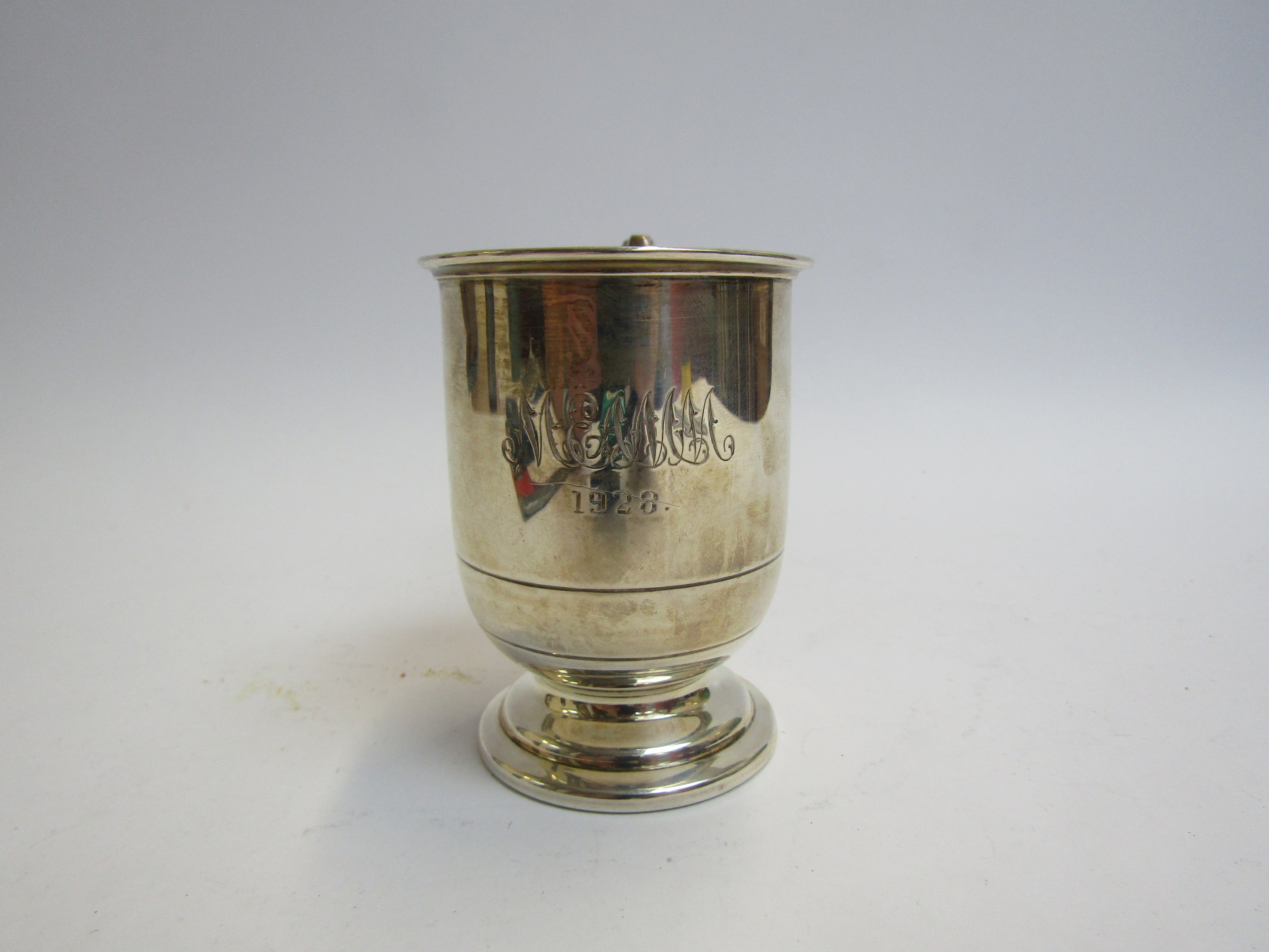 A silver Christening tankard engraved Meamm 1928, Chester 1926, 9cm tall, - Image 2 of 3