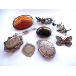 A small quantity of bijouterie including agate brooch, enamelled butterfly brooch, 925,