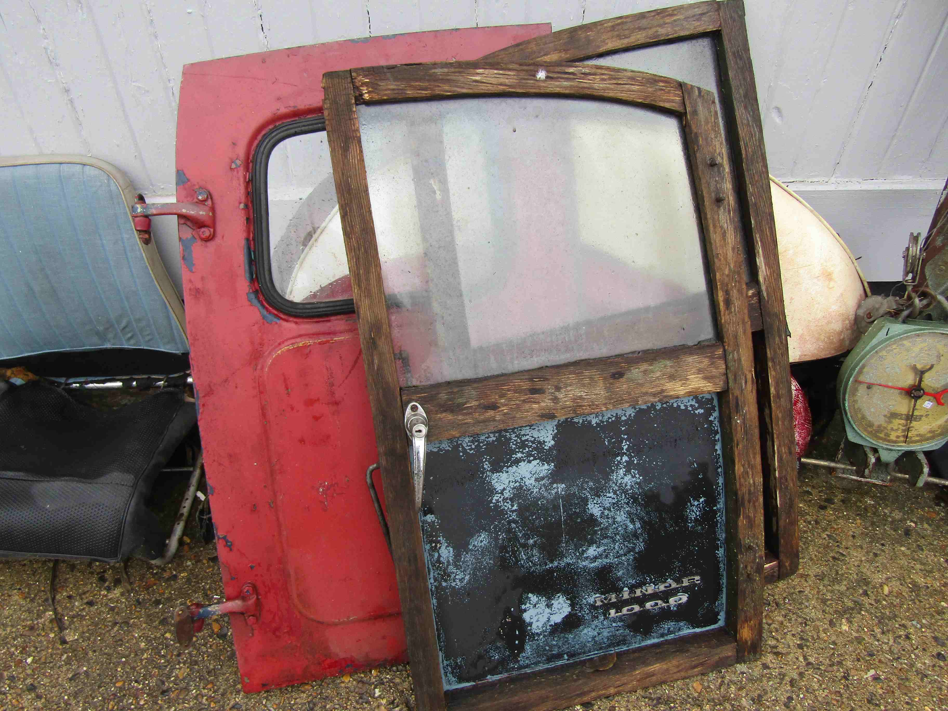 Four fibre glass morris traveller wings, - Image 3 of 3