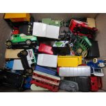 Thirty one loose diecast vehicles including Lledo Days Gone,