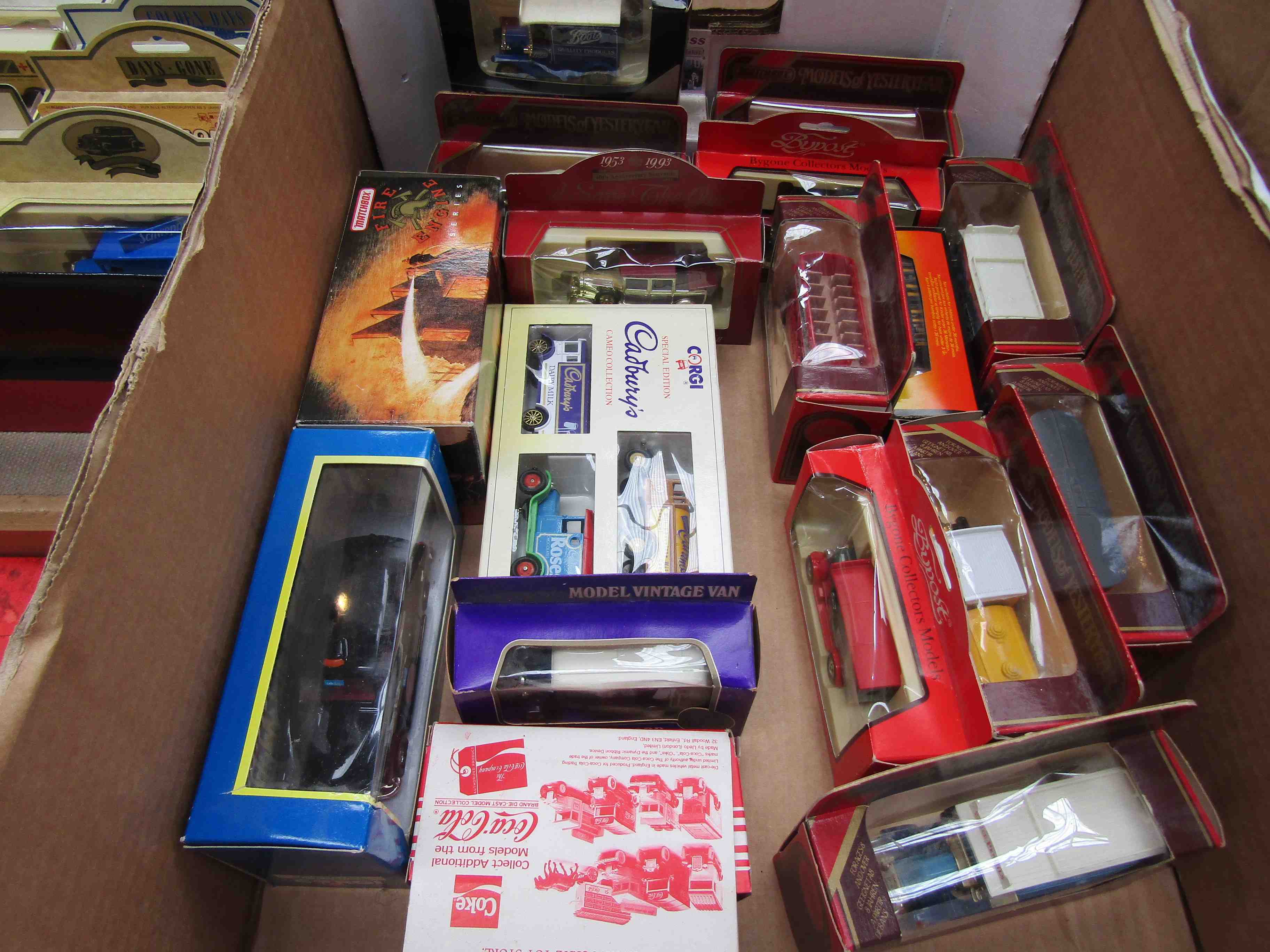 Eighteen assorted boxed diecast vehicles including Matchbox Fire Engine Series,