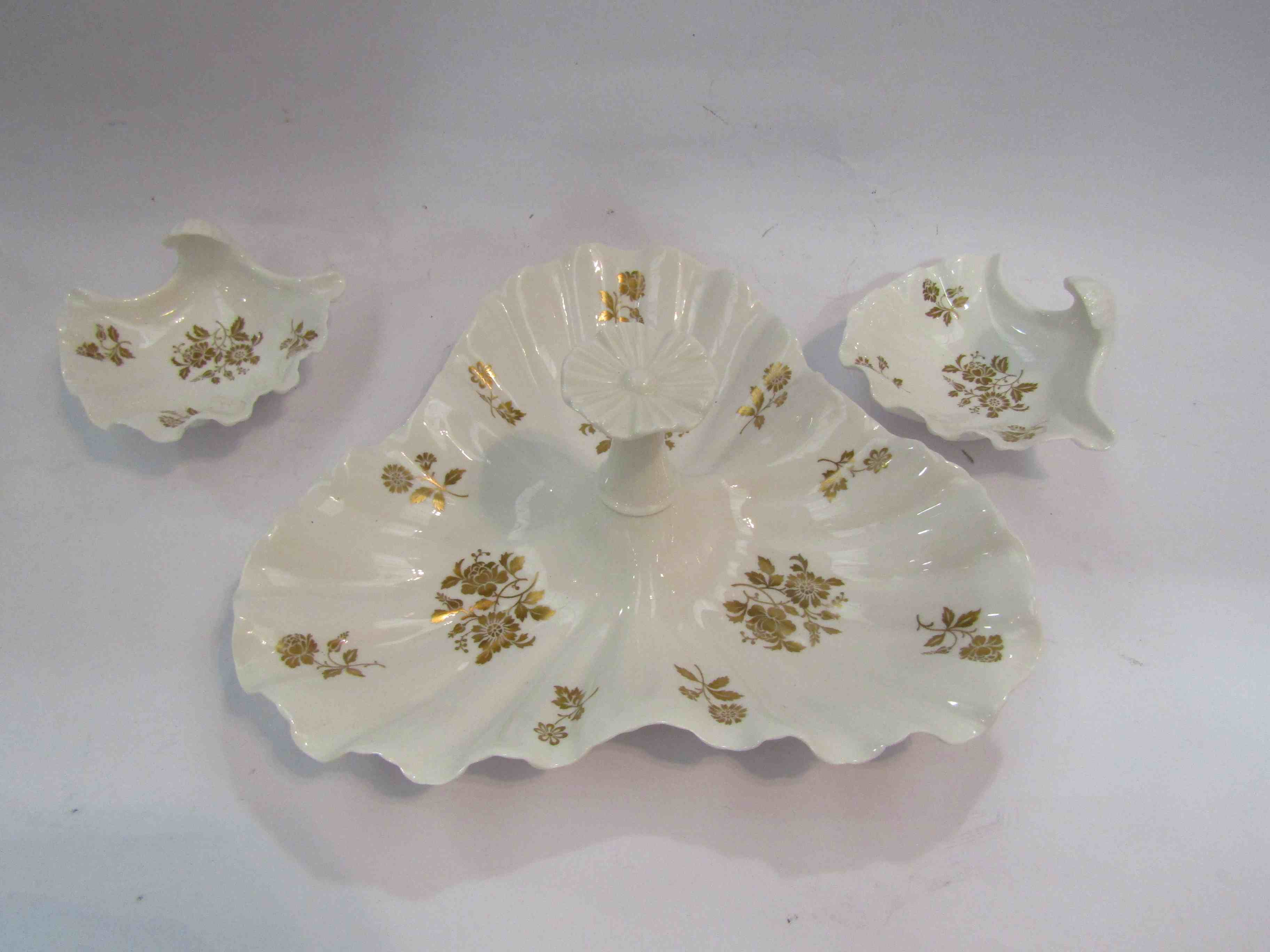 Spode centre dish and associated Spode dishes (5)
