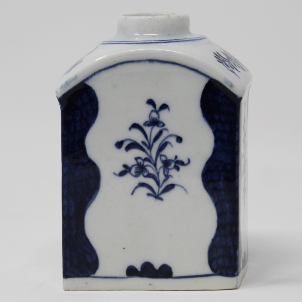 Rectangular shouldered tea caddy, Robert Browne pattern,