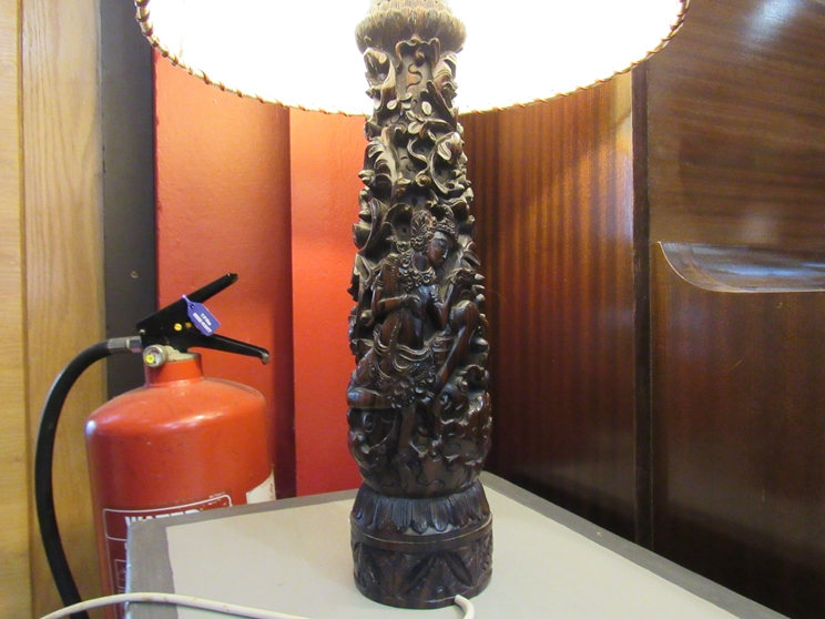 An Indian carved wood lamp base with shade - Image 4 of 4