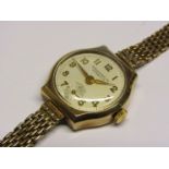 A 9ct gold cased lady's manual wind bracelet watch, early to mid 20th Century,