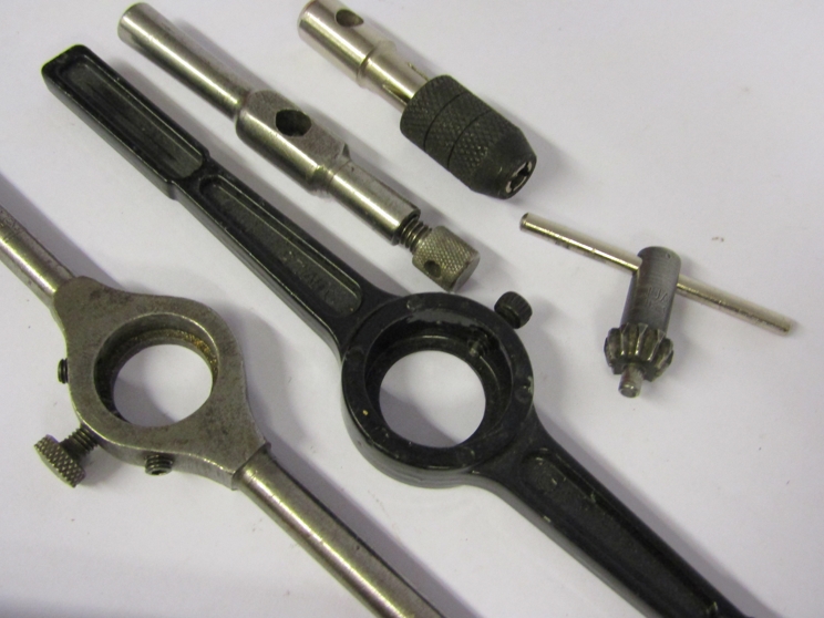 A collection of mixed size taps and dies, diestocks, - Image 5 of 5