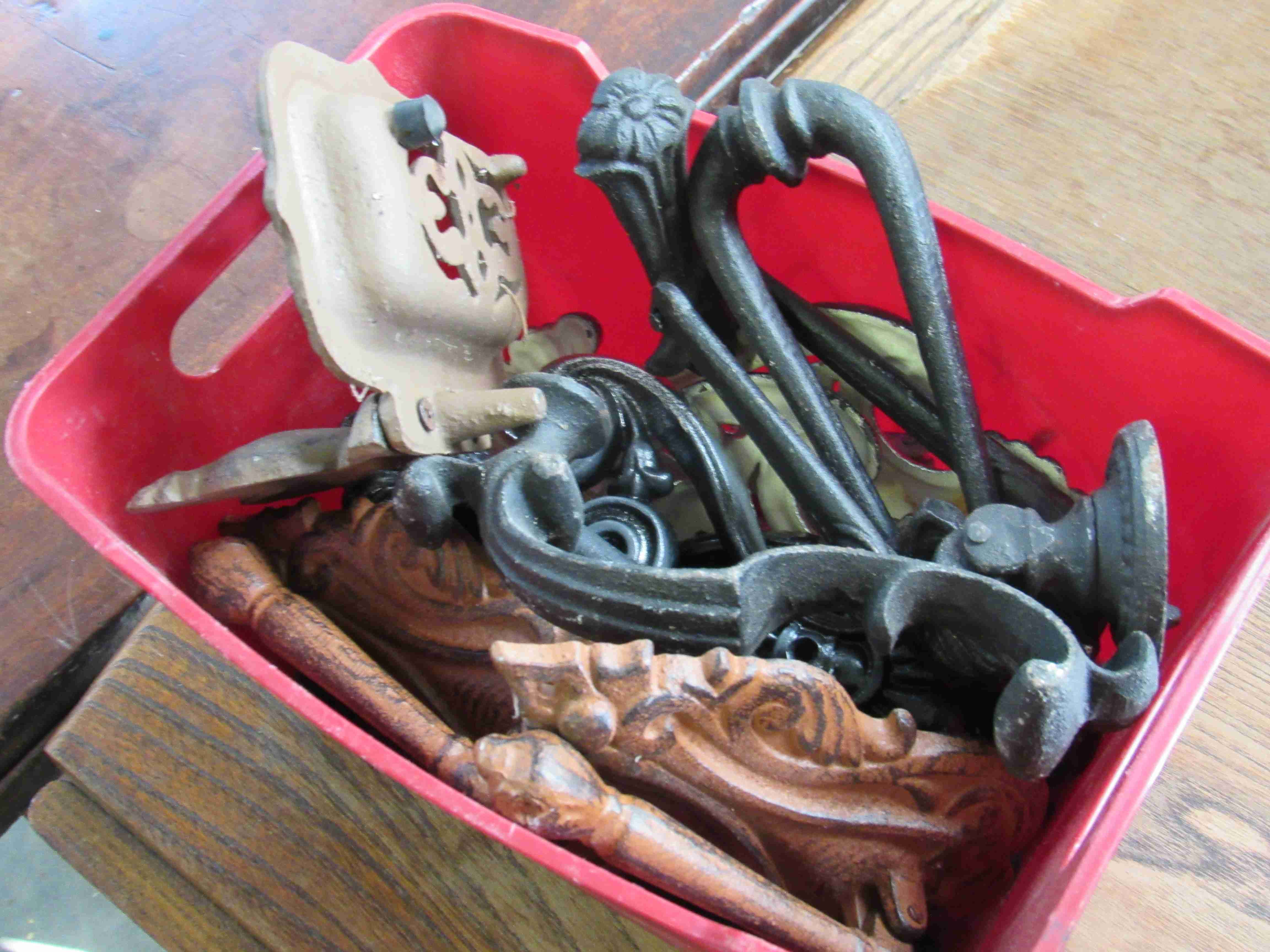 An ammo box and mixed metal wares, - Image 2 of 2
