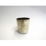 A William IV silver tumbler cup maker's mark rubbed, Sheffield 1832 of plain cylindrical form,