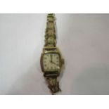 A lady's 9ct gold Avia wristwatch with 9ct gold strap