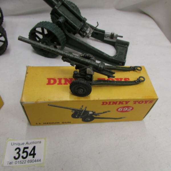 2 diecast desk top signalling cannons (one with cartridge) and 2 boxed Dinky 6928693 Howitzer - Image 5 of 5