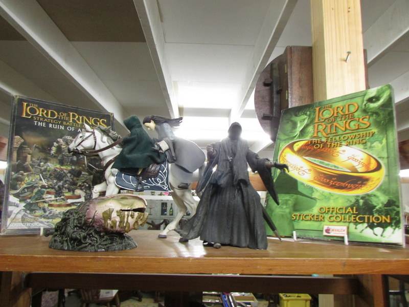 Approximately 25 Lord of the Rings figures. - Image 2 of 4