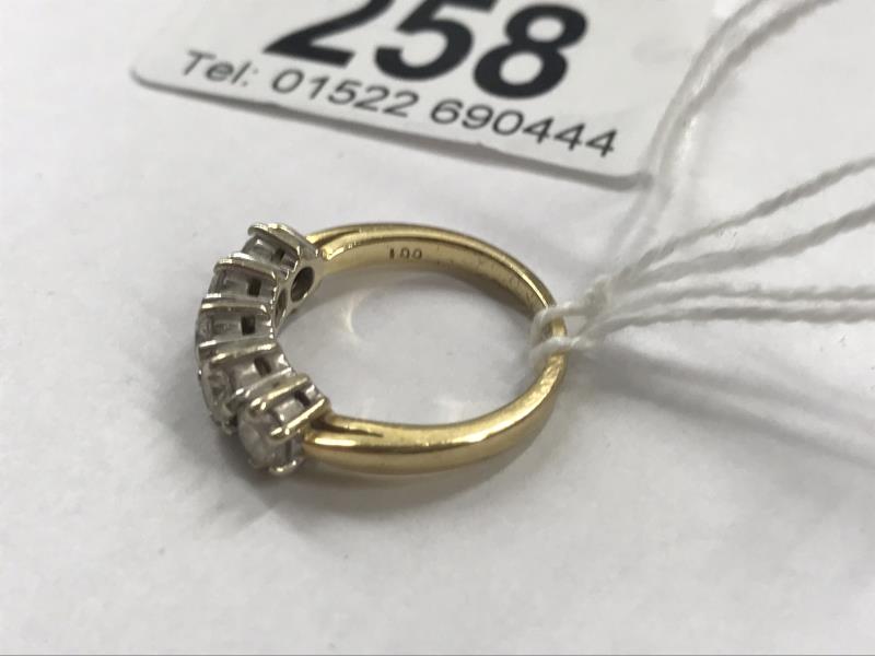 An 18ct yellow gold 5 stone diamond ring. Size I half. - Image 5 of 6